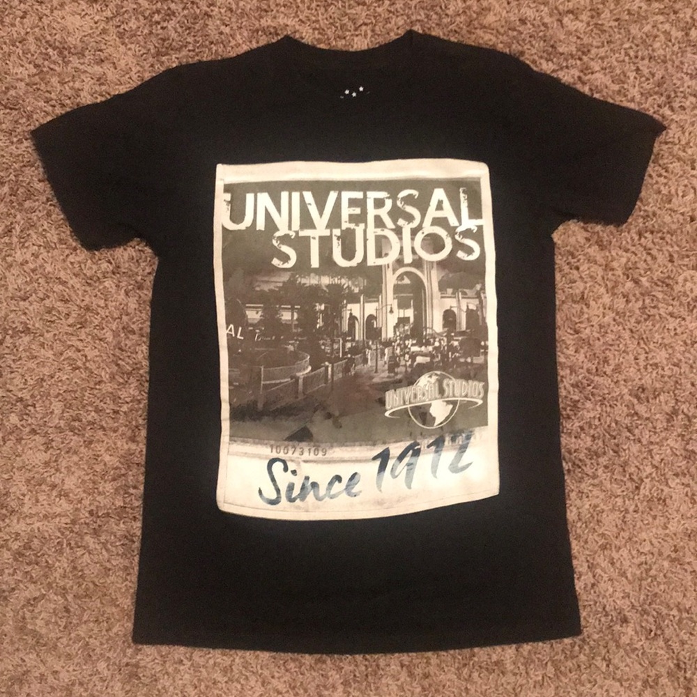 Universal Studios Black T-Shirt Small Great Cond.